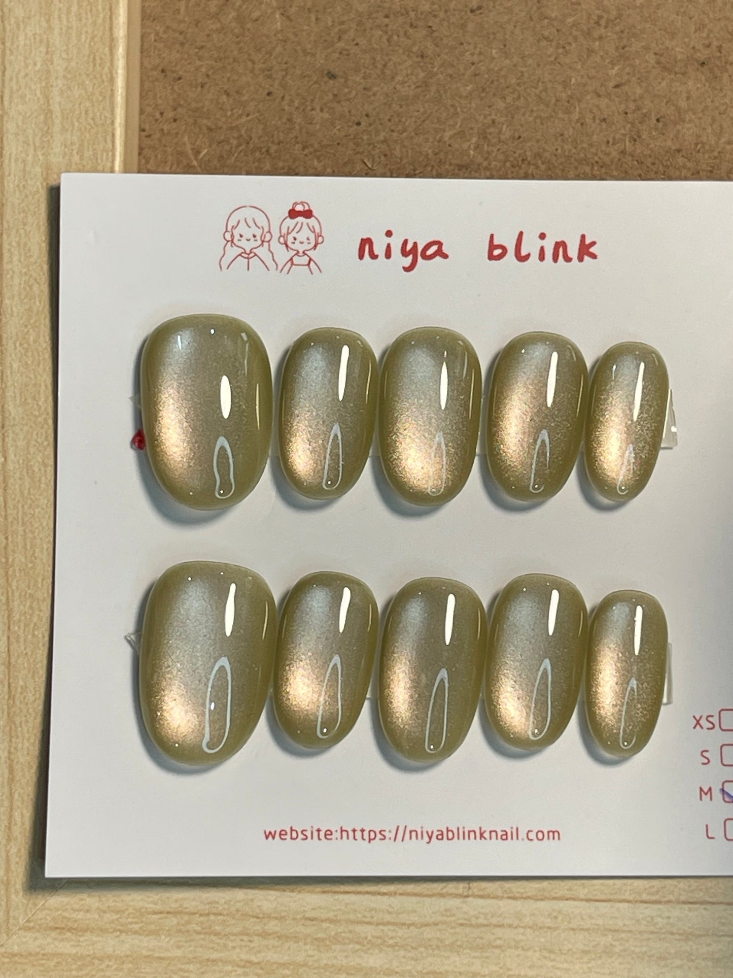 Medium cat eye （Short oval
