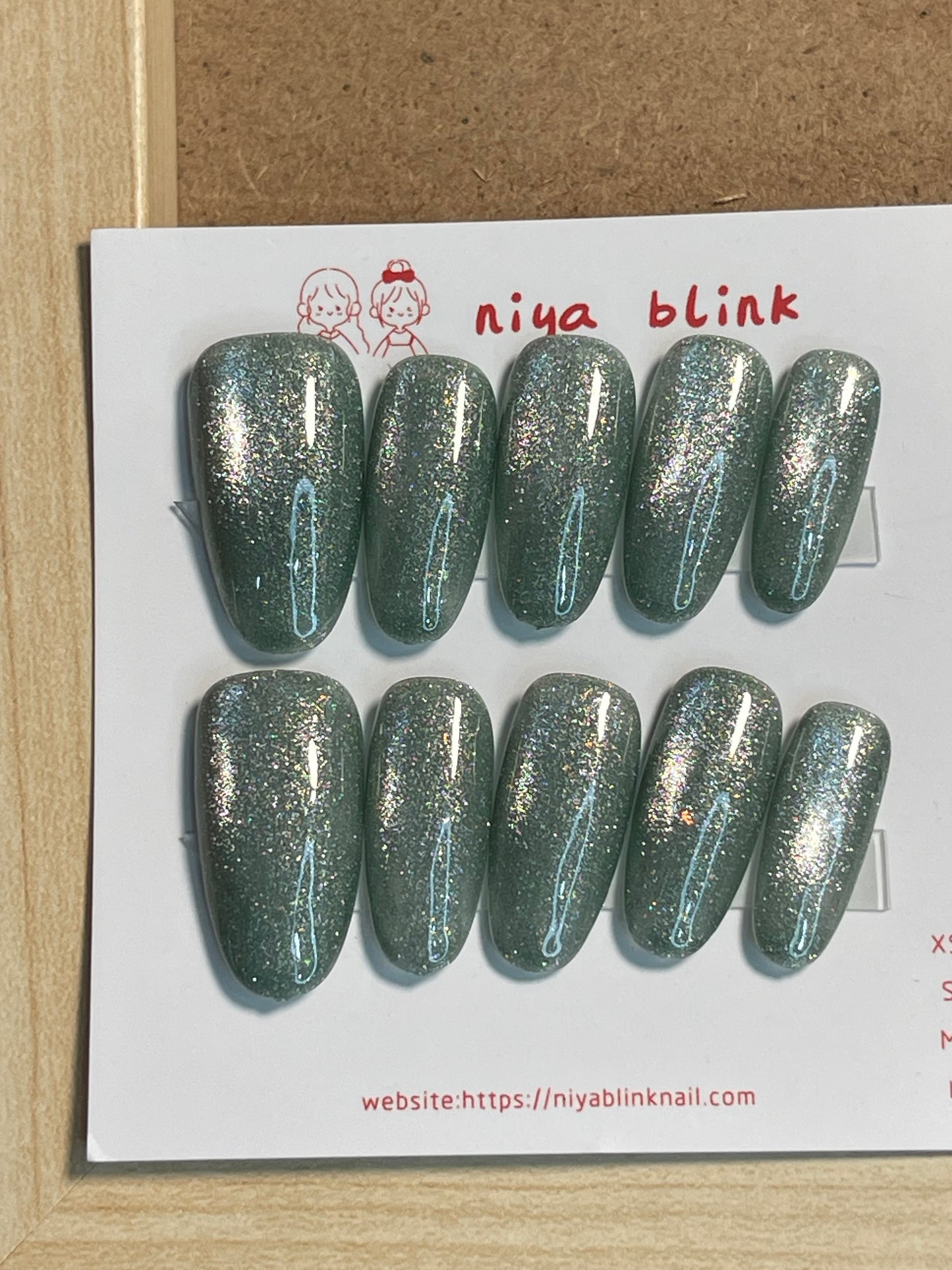 medium cat eye (Medium Almond