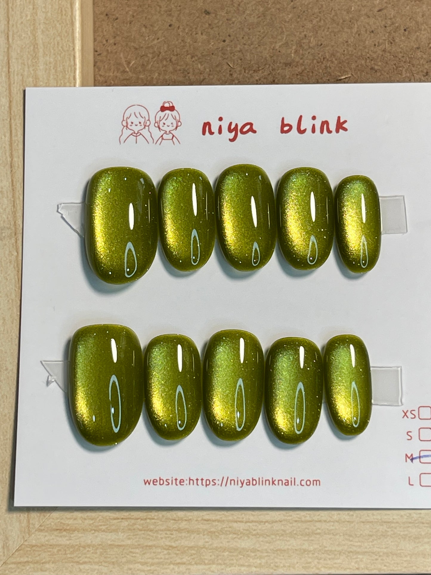 Medium cat eye （Short oval