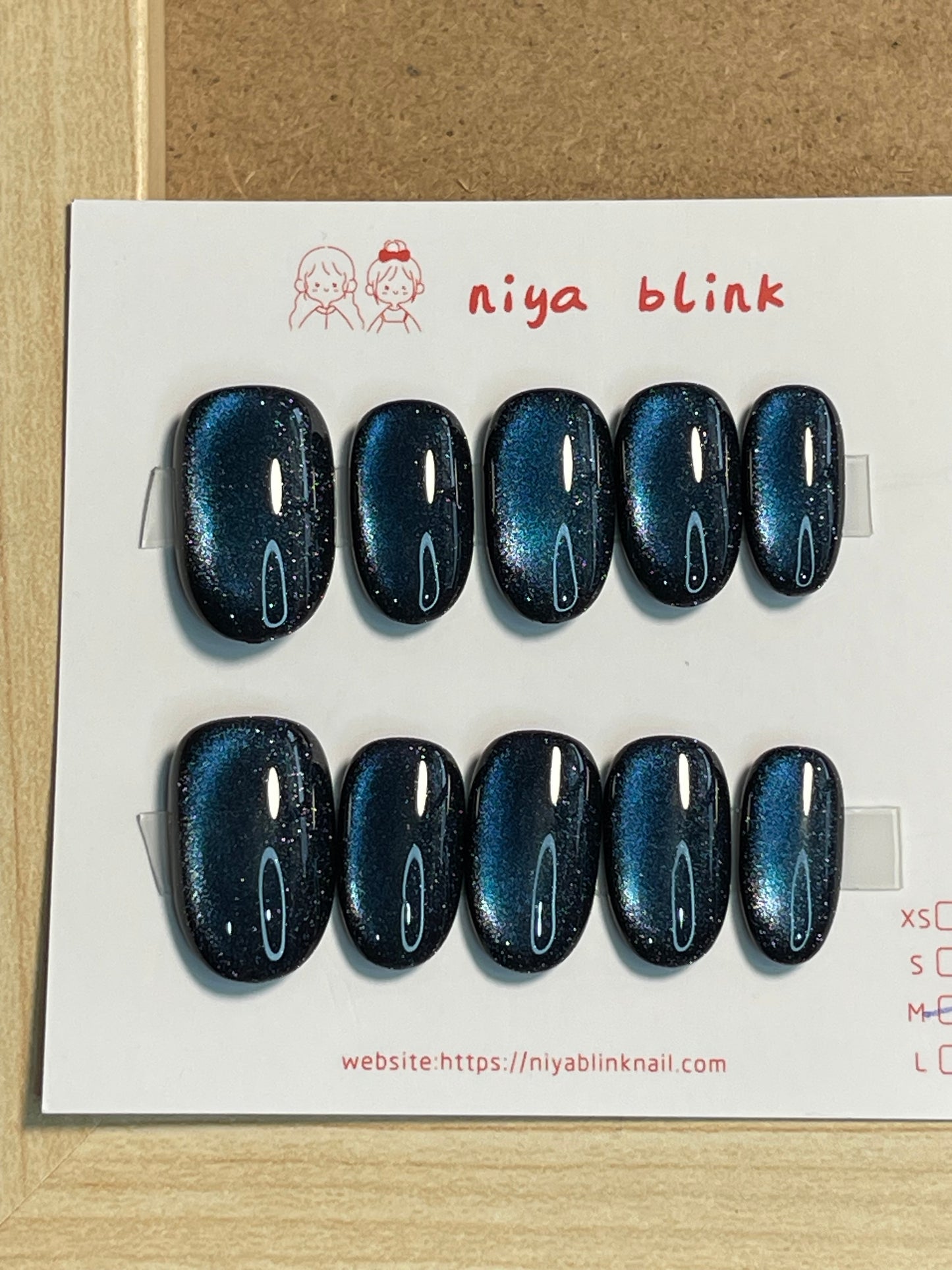 Medium cat eye （Short oval
