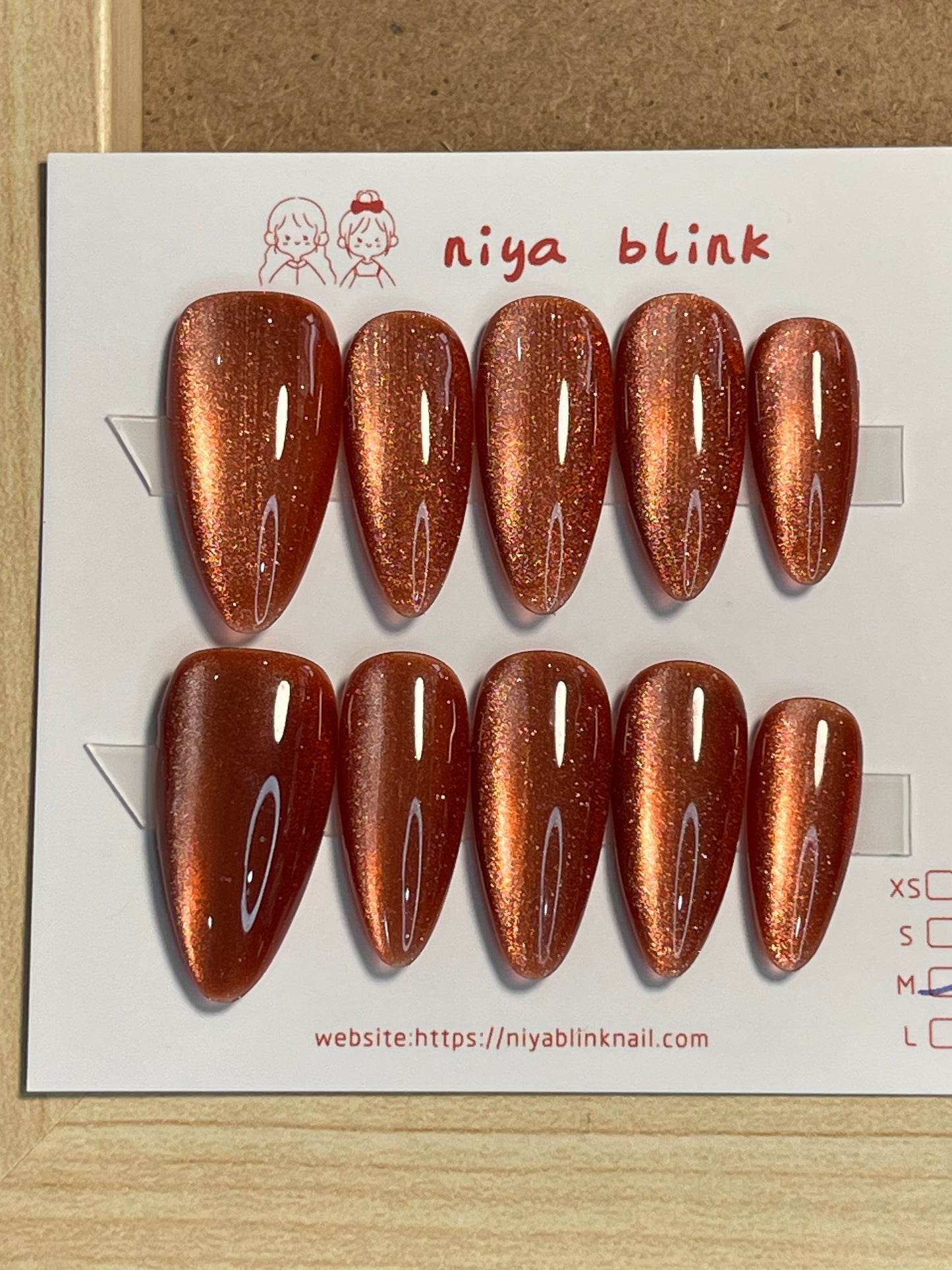 medium cat eye (Medium Almond