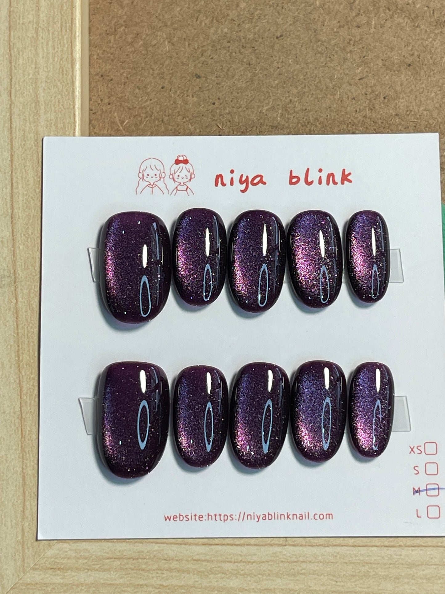 Medium cat eye （Short oval