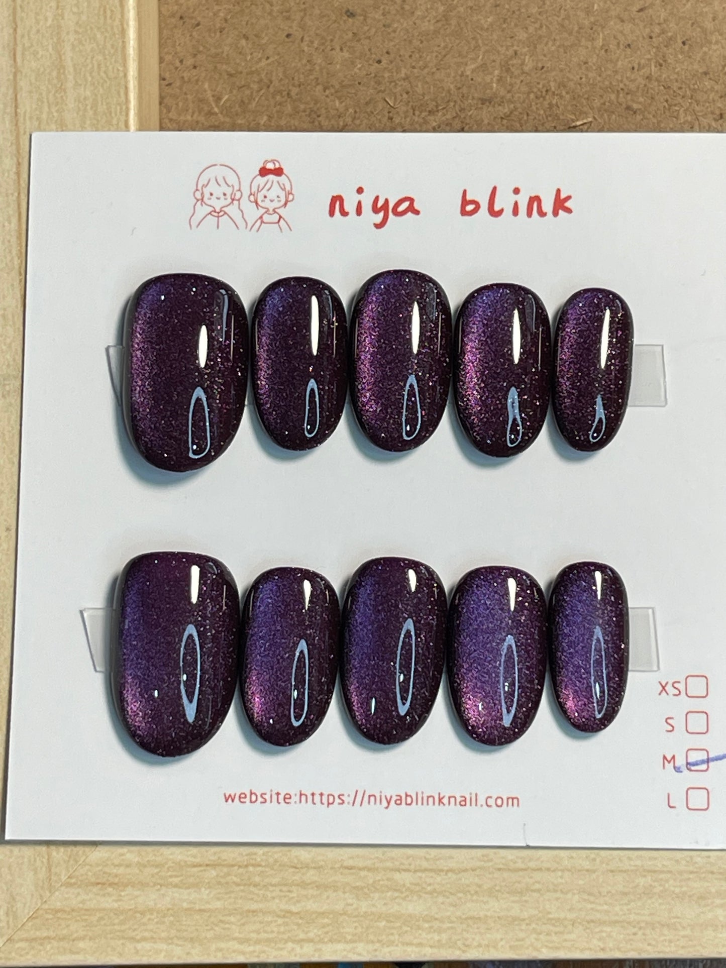 Medium cat eye （Short oval