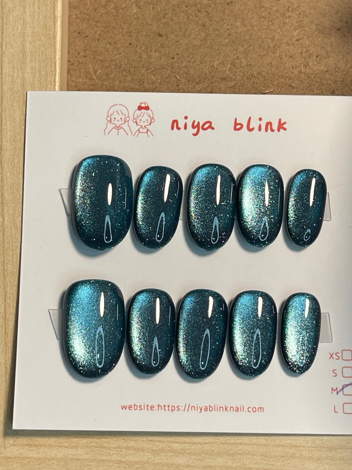 Medium cat eye （Short oval