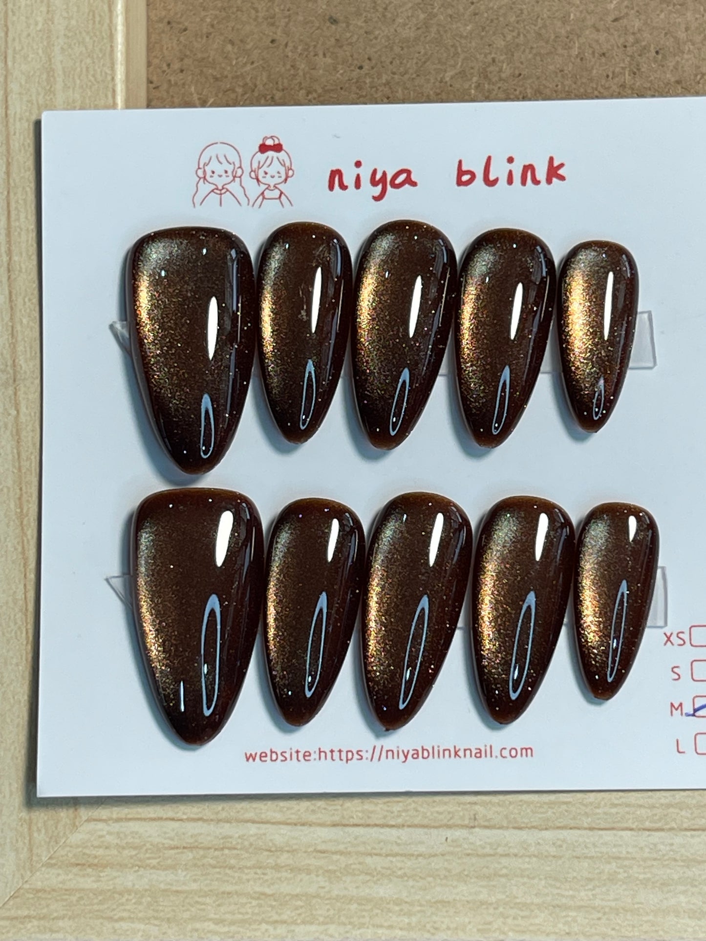 medium cat eye (Medium Almond