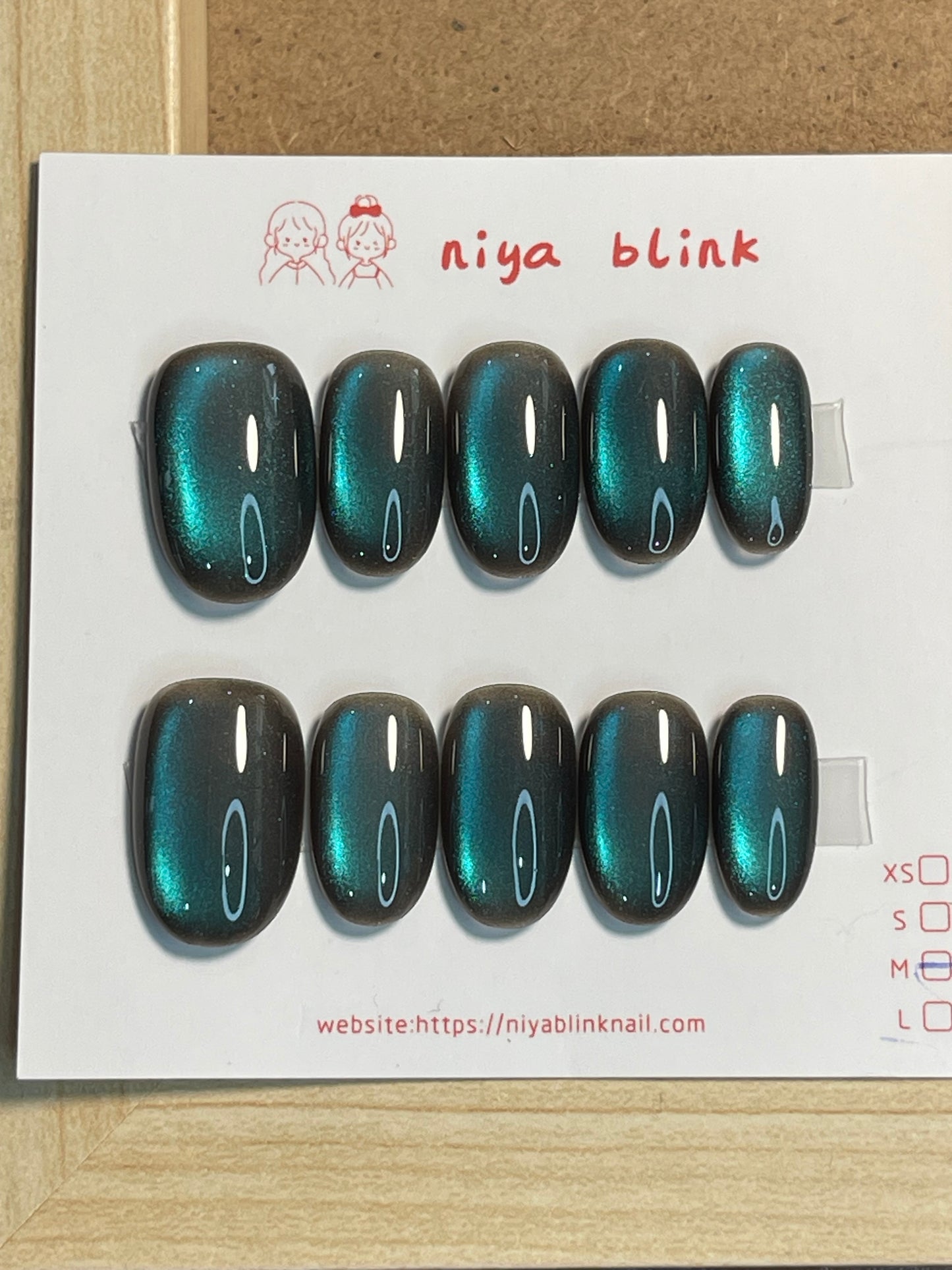 Medium cat eye （Short oval