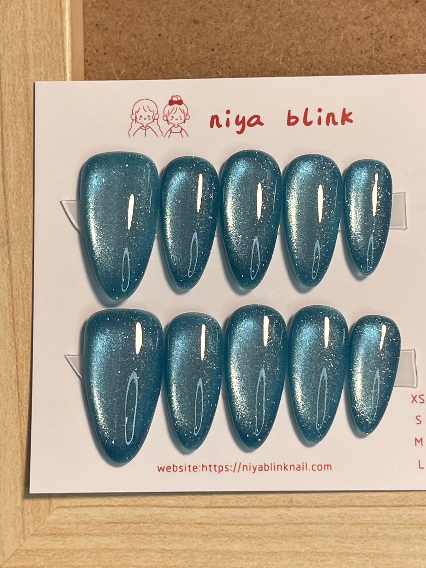medium cat eye (Medium Almond