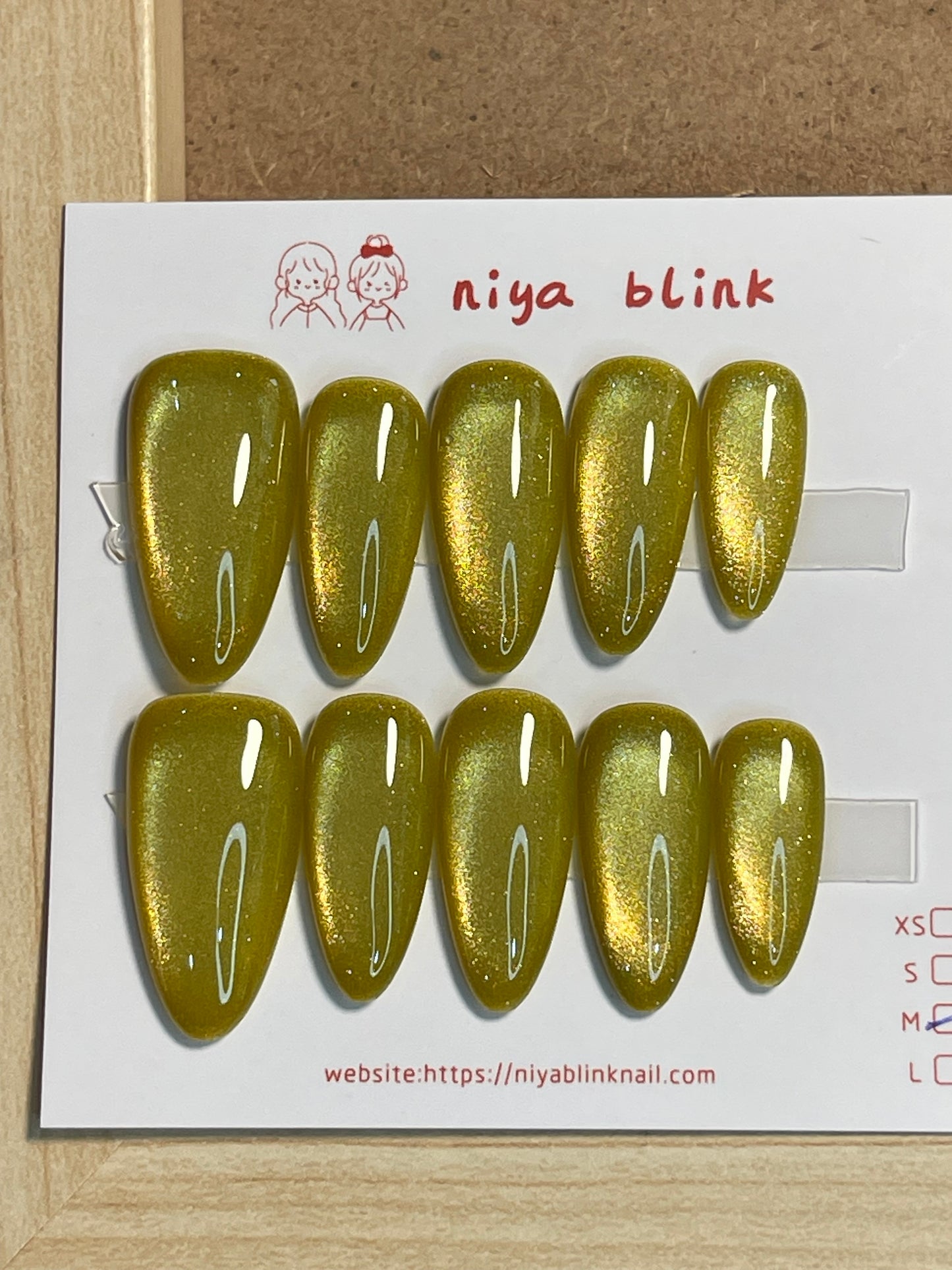 medium cat eye (Medium Almond