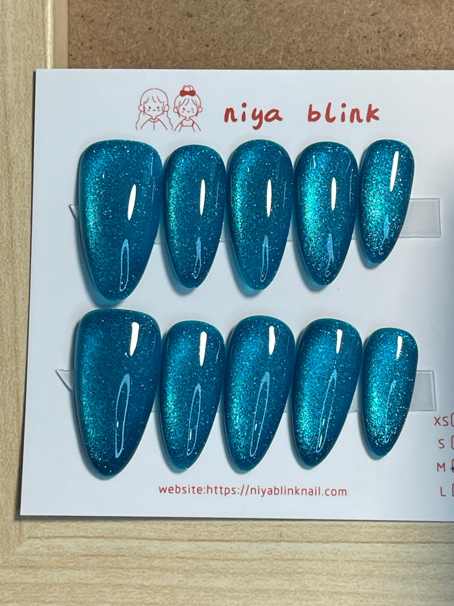 medium cat eye (Medium Almond