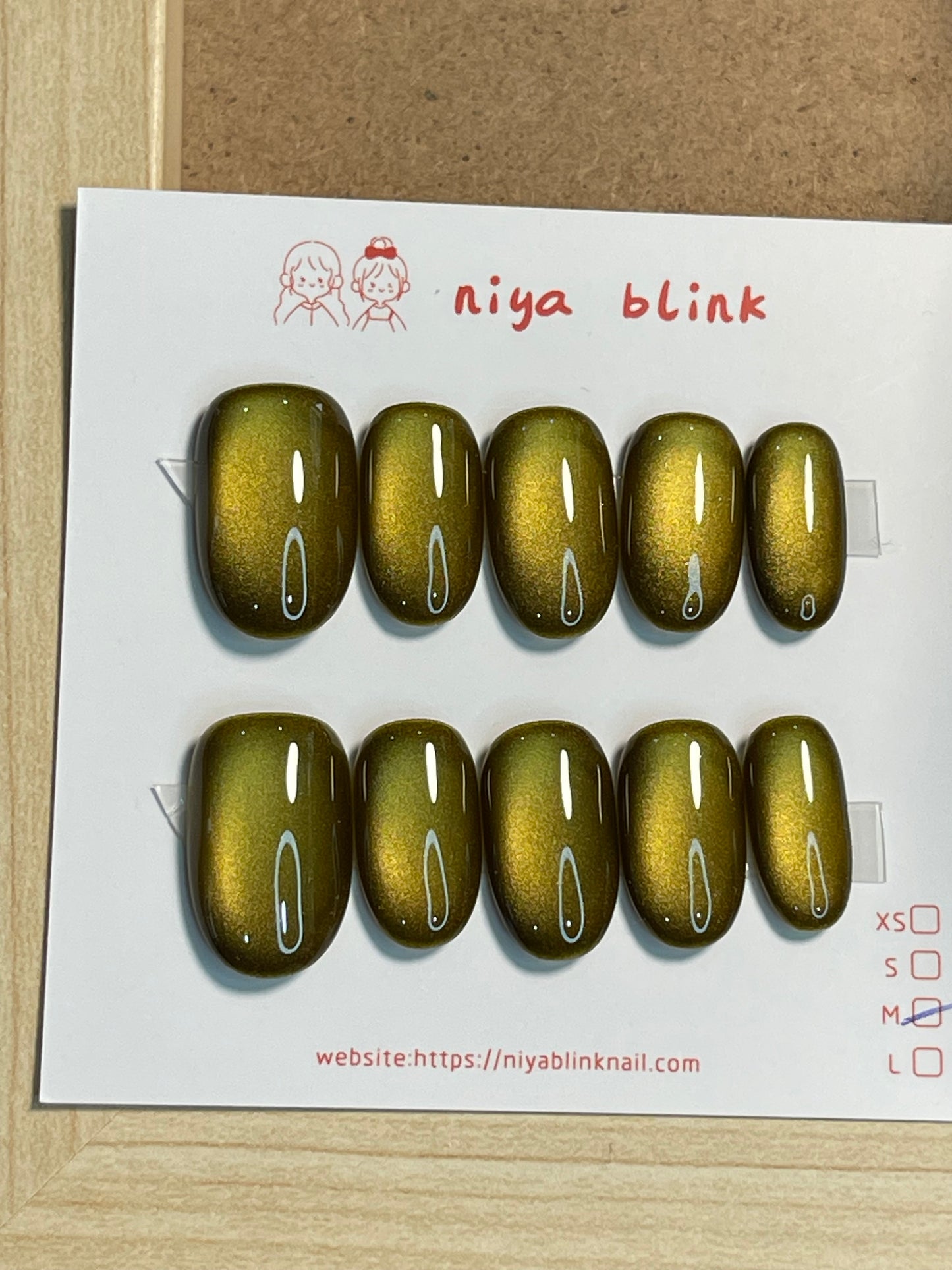 Medium cat eye （Short oval