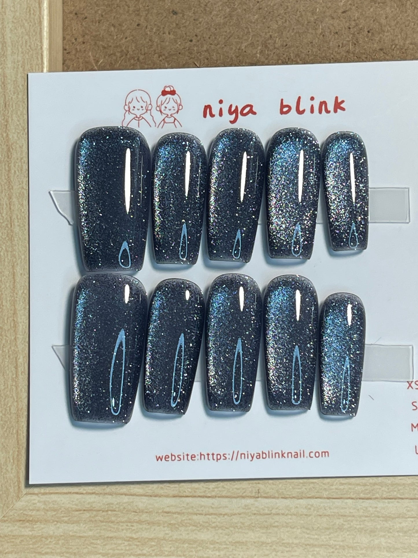medium cat eye (Coffin Shape