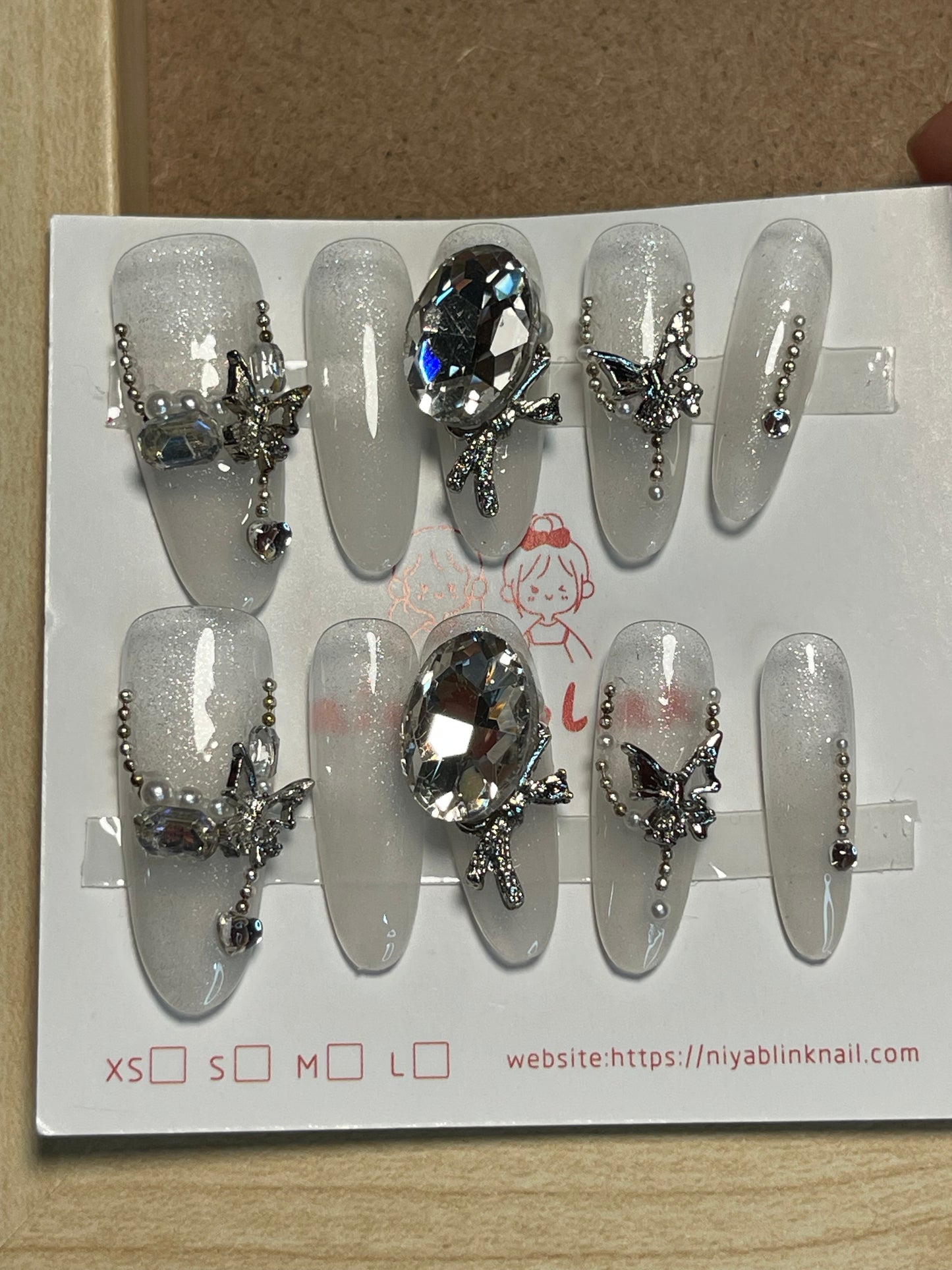 Medium 3683