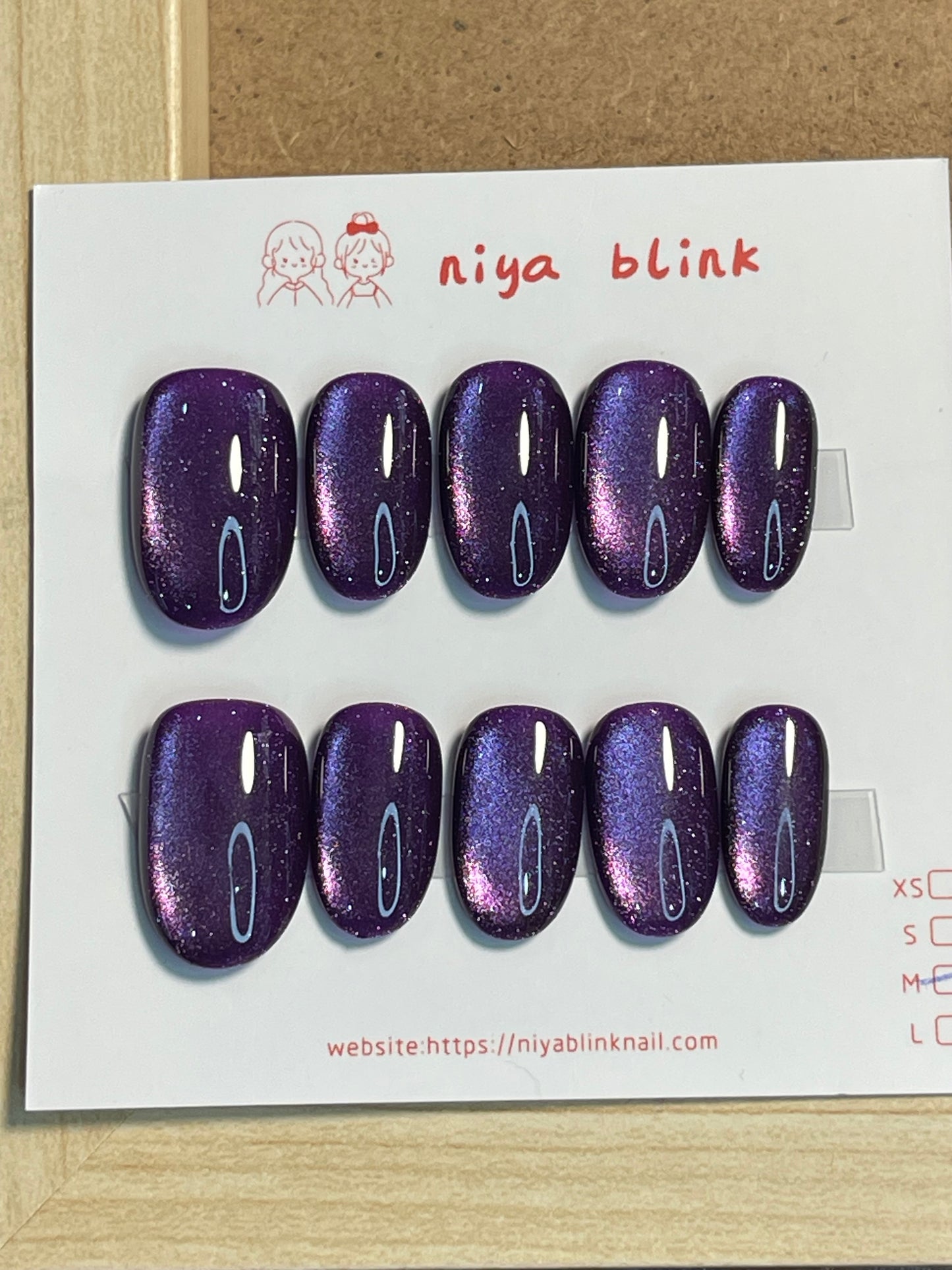 Medium cat eye （Short oval