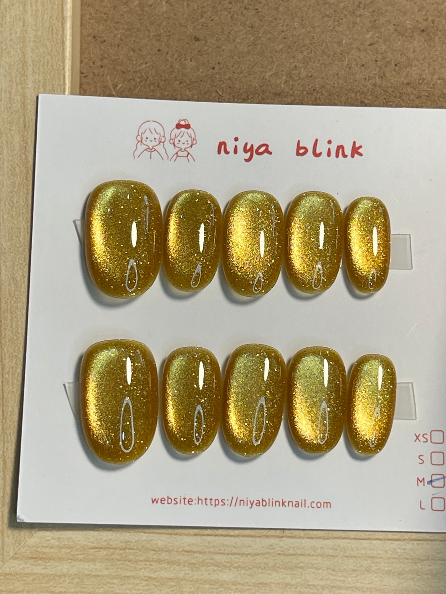 Medium cat eye （Short oval