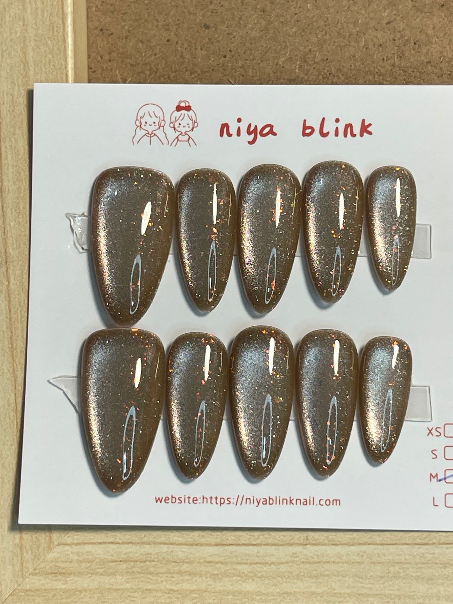 medium cat eye (Medium Almond