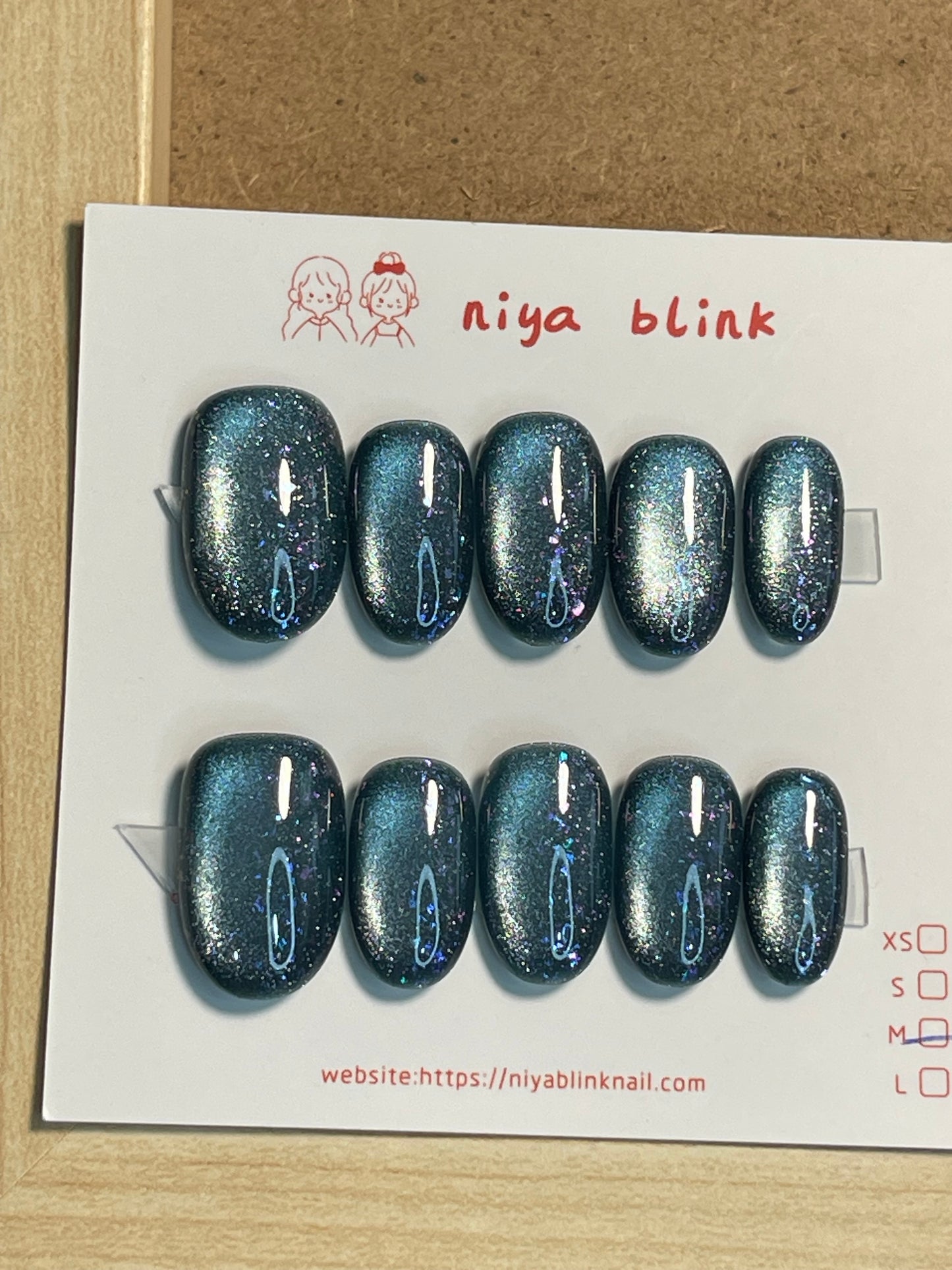 Medium cat eye （Short oval