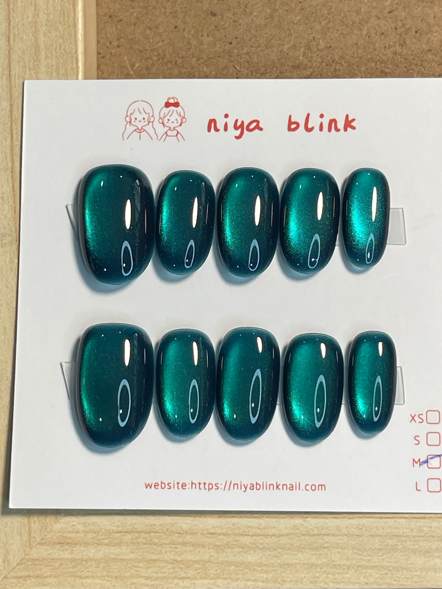 Medium cat eye （Short oval