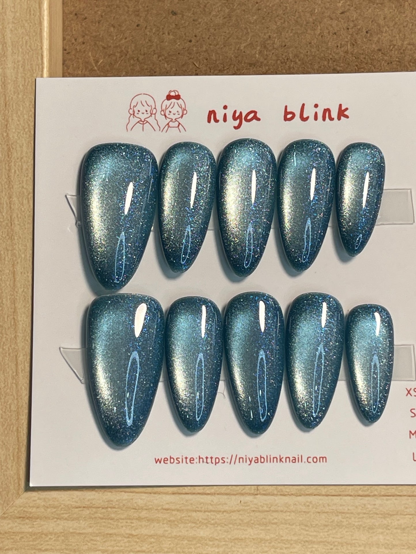 medium cat eye (Medium Almond