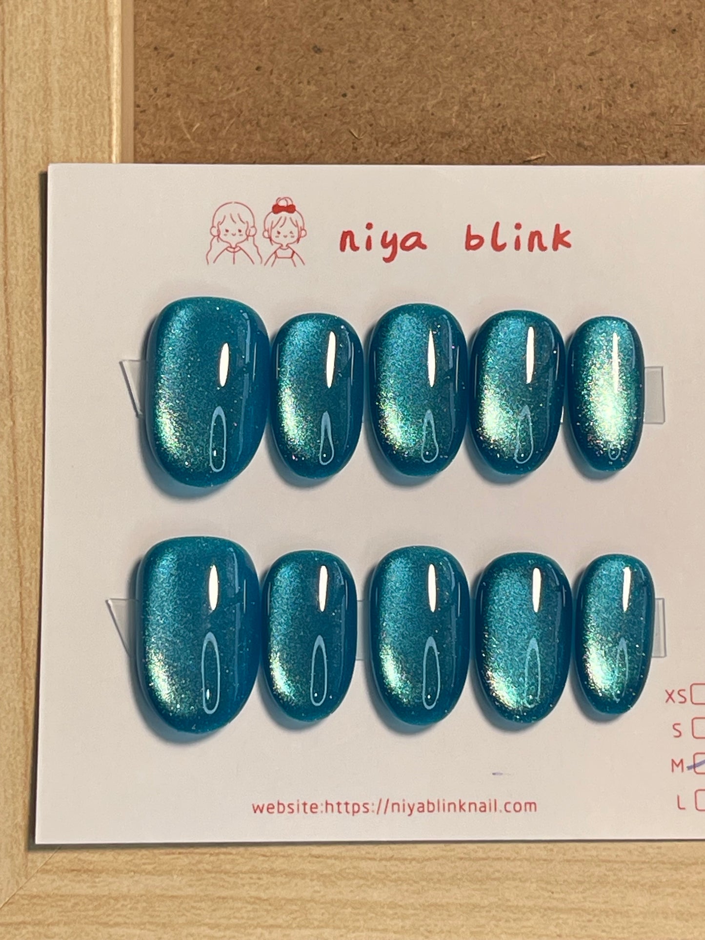 Medium cat eye （Short oval