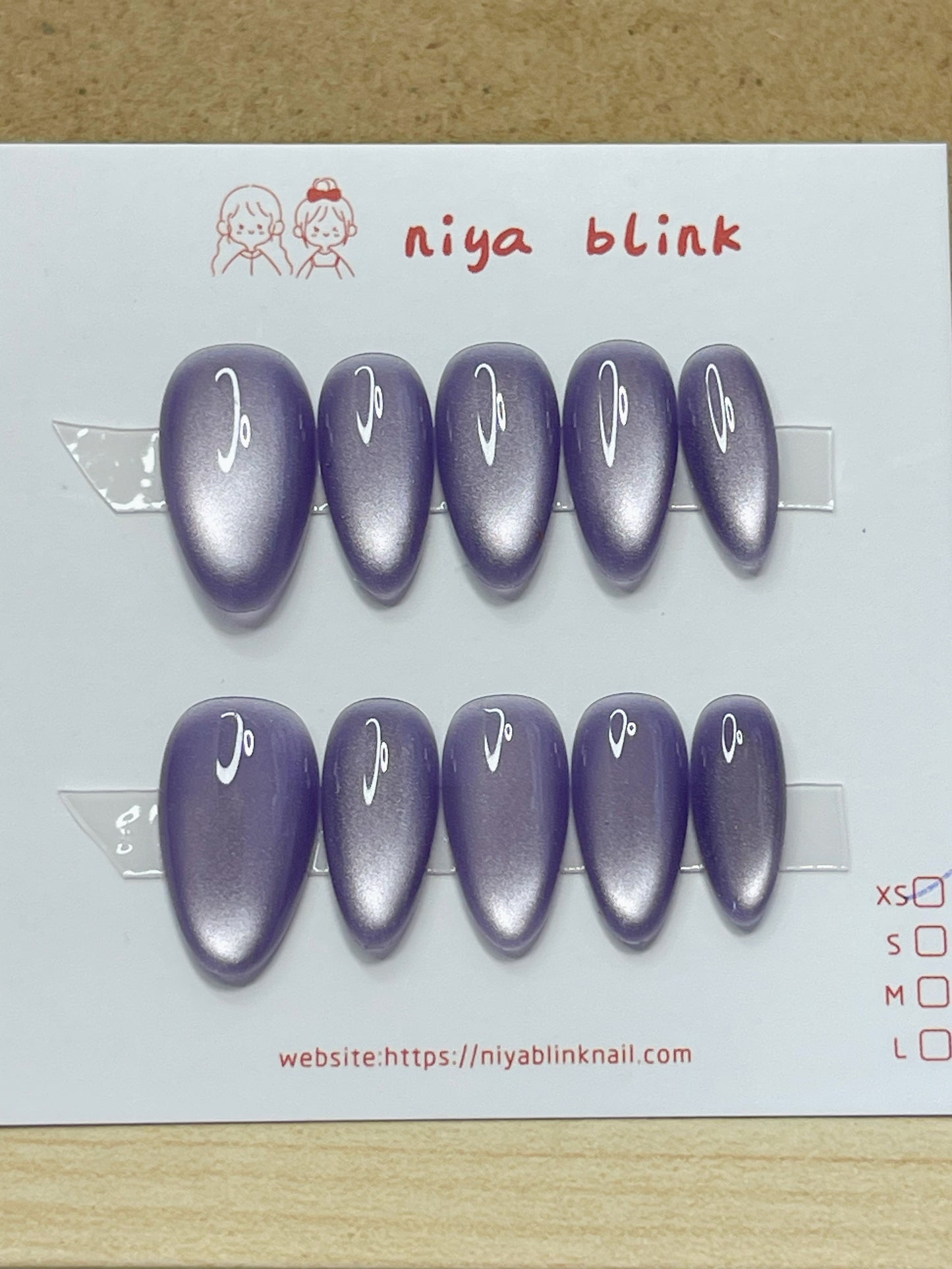 Extra Small -series cat eyes