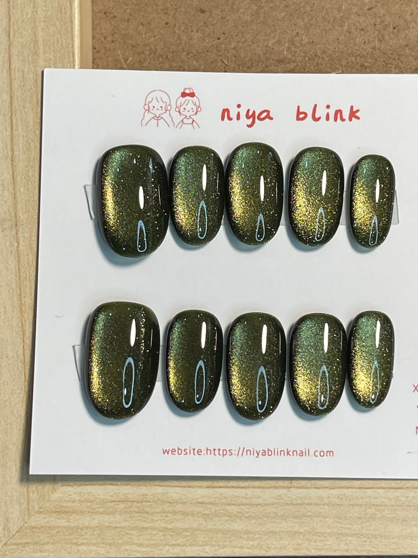 Medium cat eye （Short oval