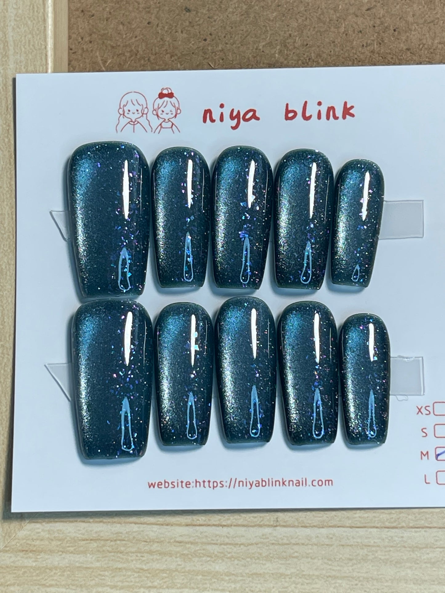 medium cat eye (Coffin Shape