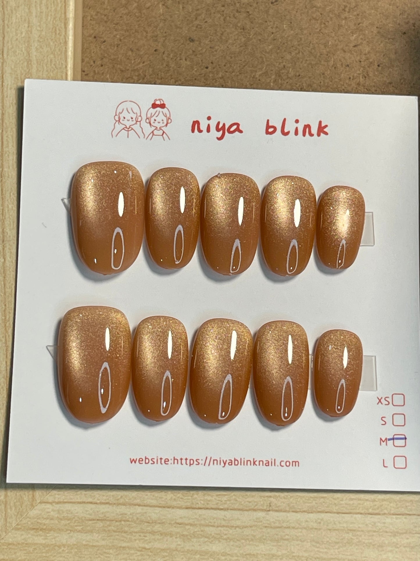 Medium cat eye （Short oval
