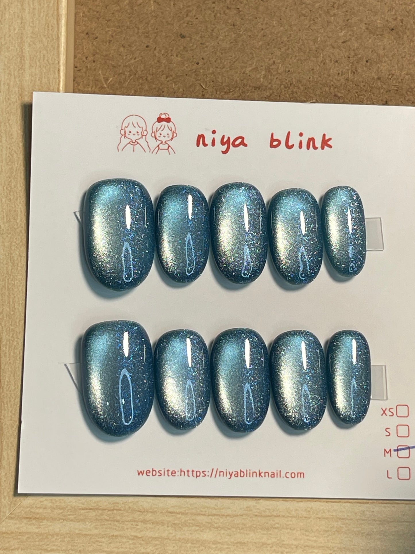 Medium cat eye （Short oval