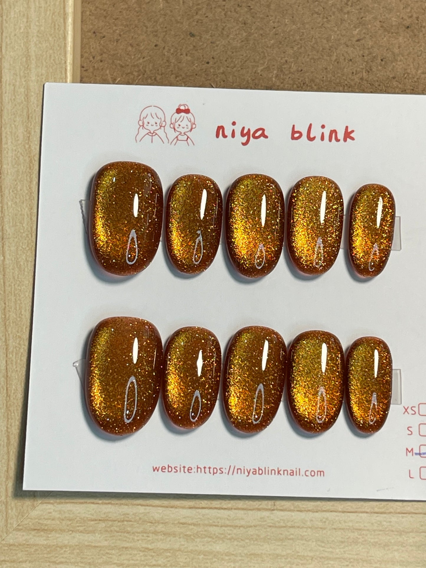 Medium cat eye （Short oval