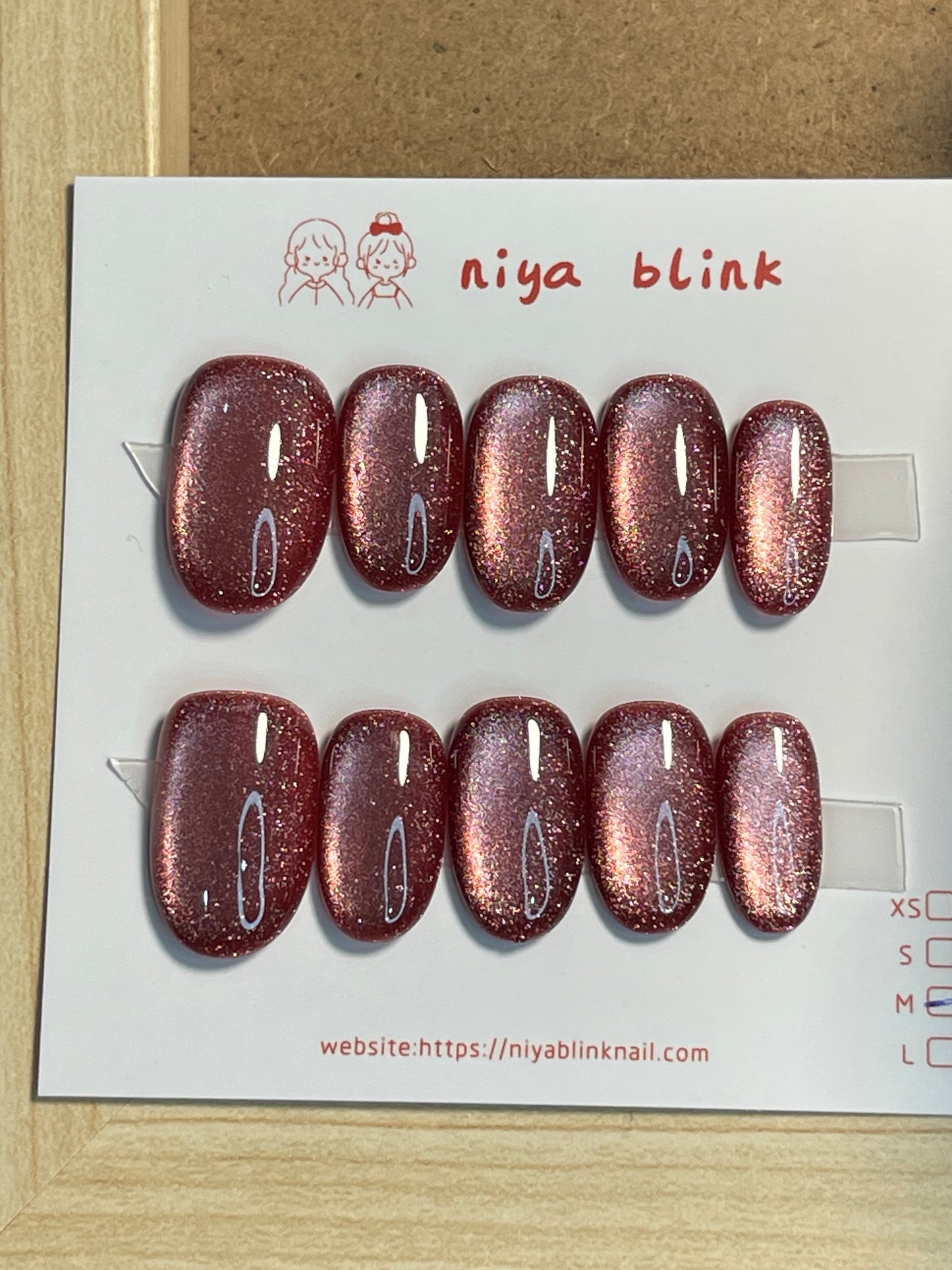 Medium cat eye （Short oval