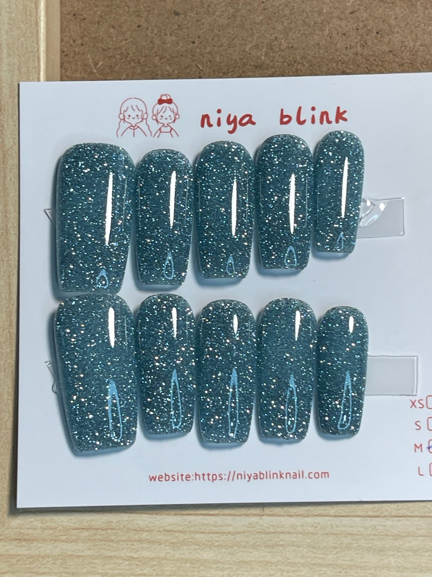 medium cat eye (Coffin Shape