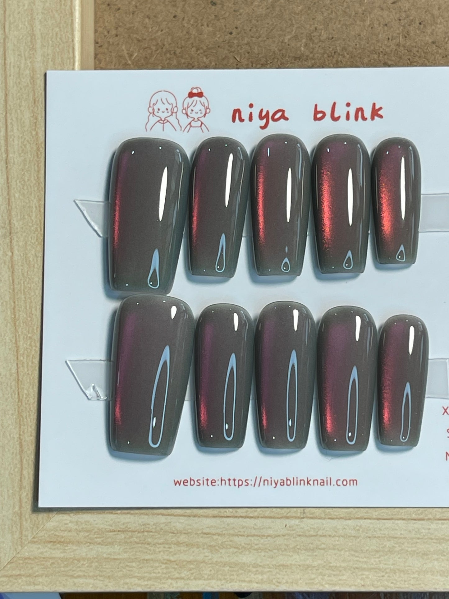 medium cat eye (Coffin Shape