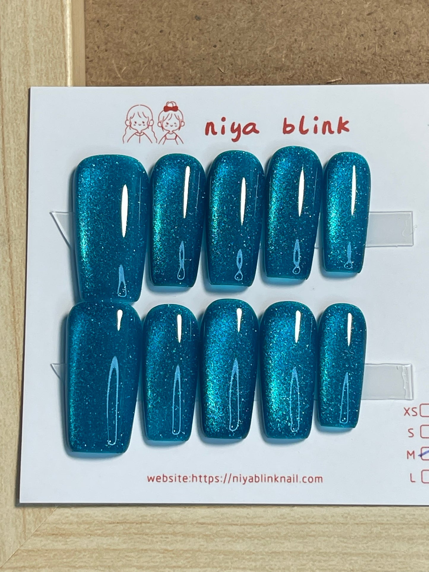 medium cat eye (Coffin Shape