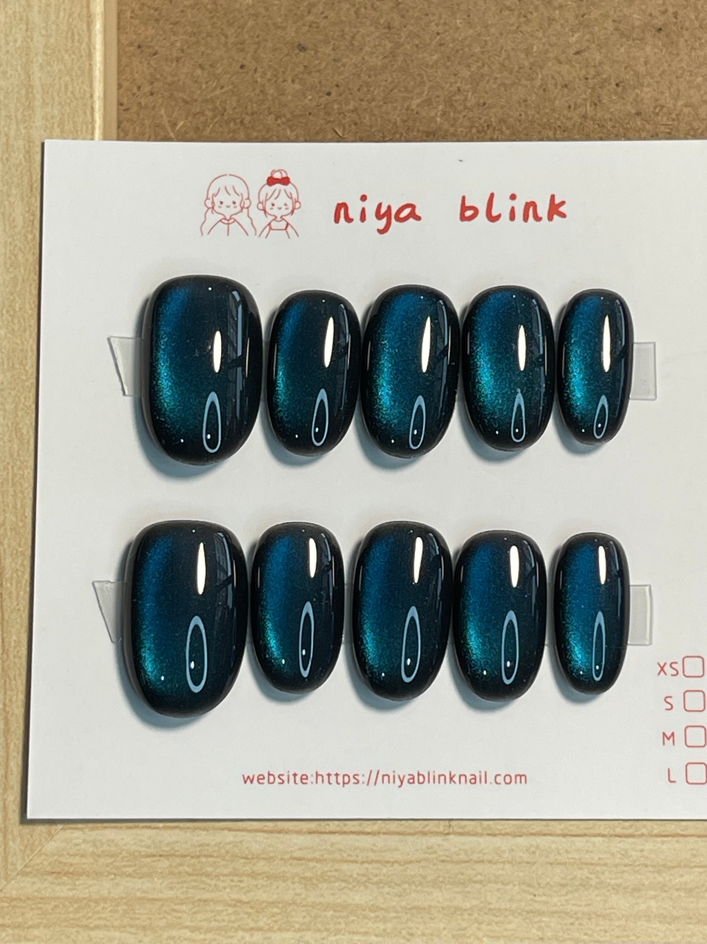 Medium cat eye （Short oval