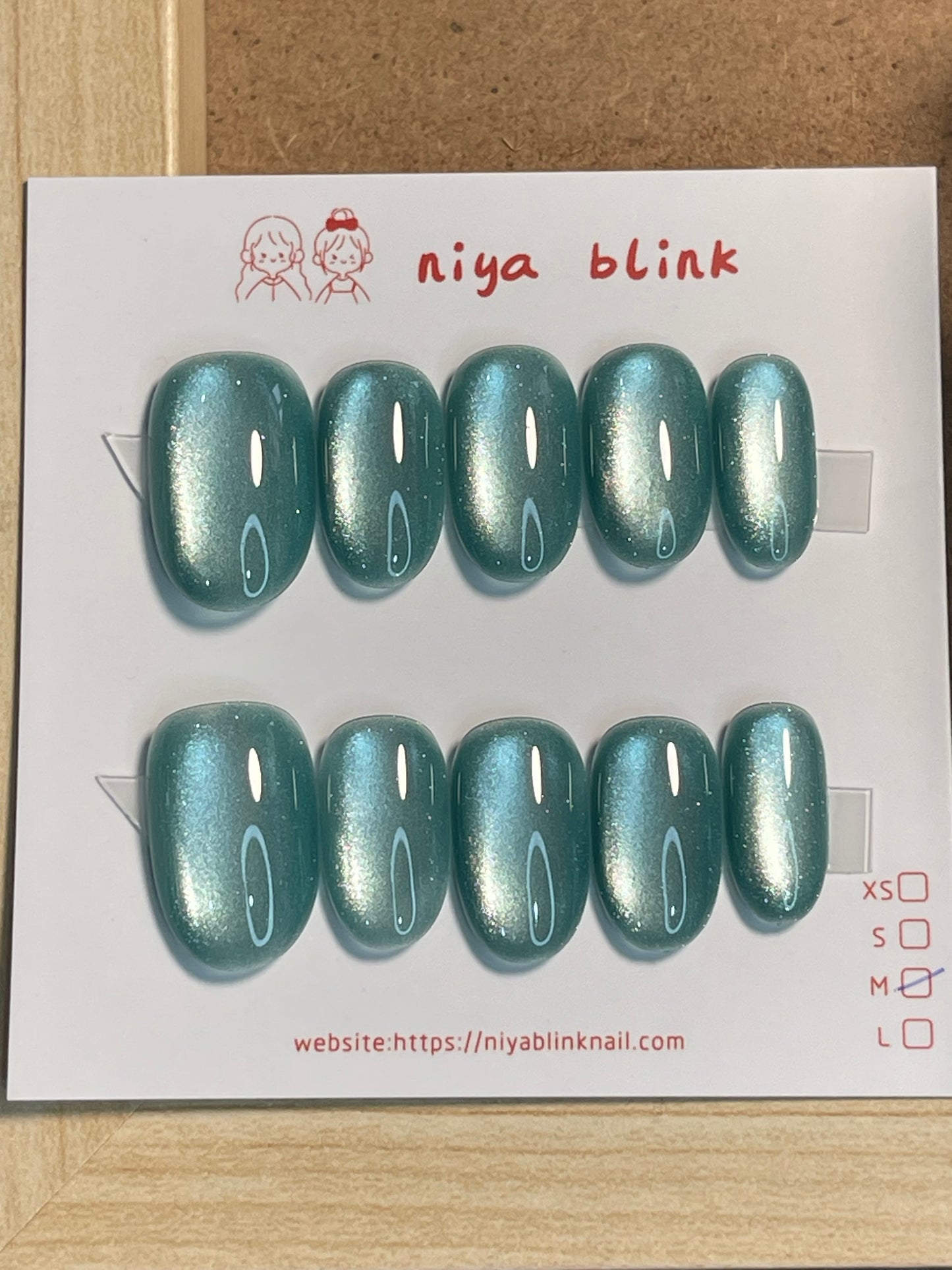 Medium cat eye （Short oval