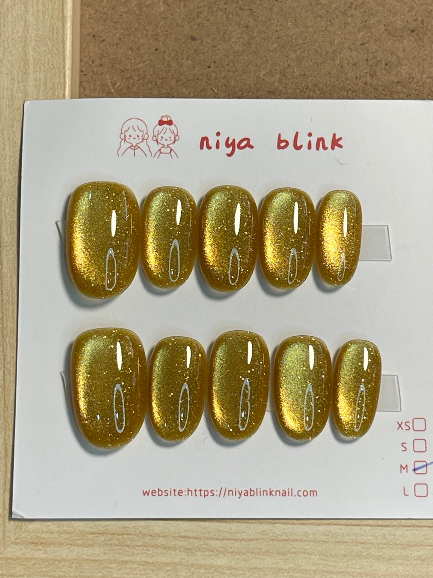 Medium cat eye （Short oval