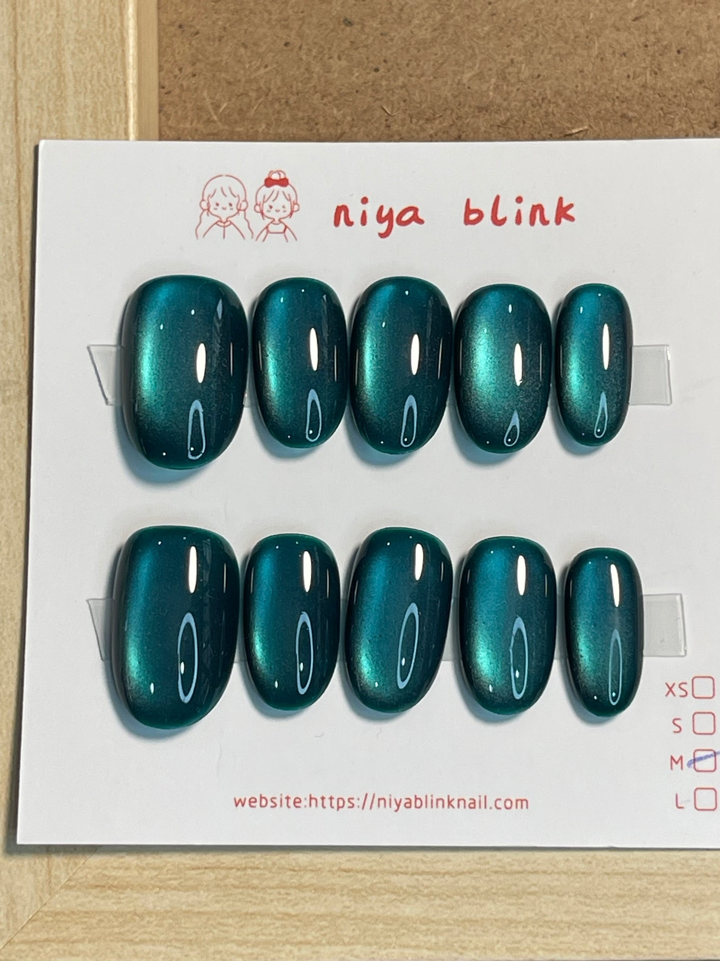 Medium cat eye （Short oval