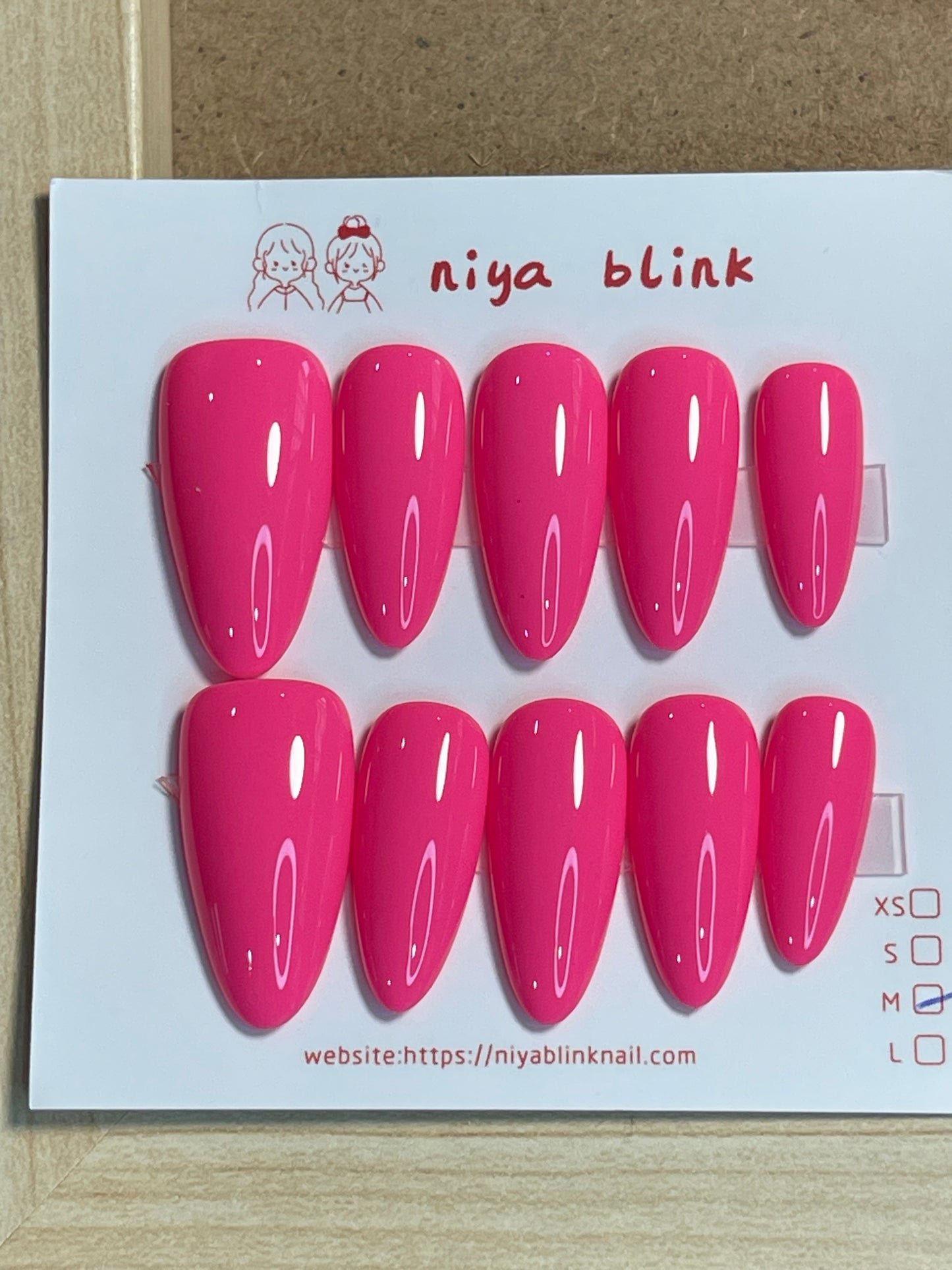 medium cat eye (Medium Almond