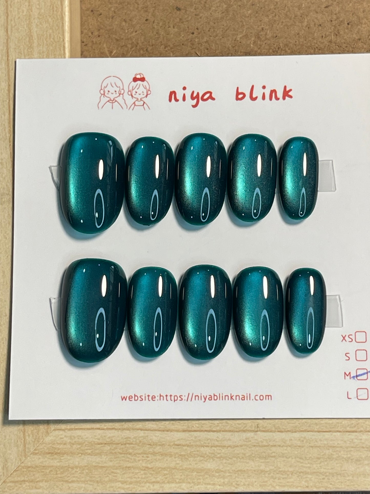 Medium cat eye （Short oval