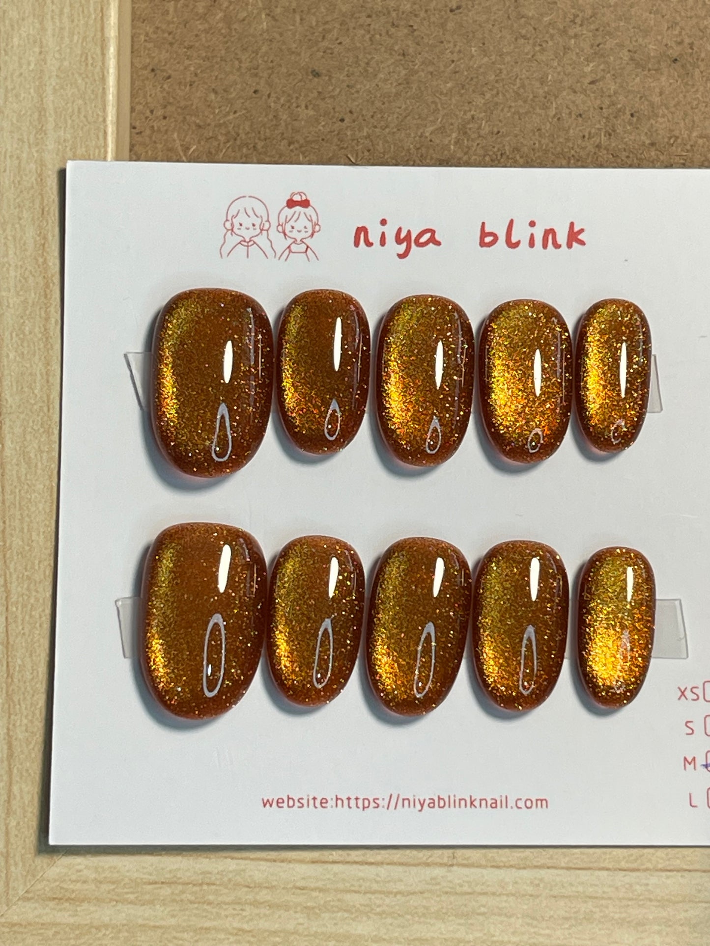 Medium cat eye （Short oval