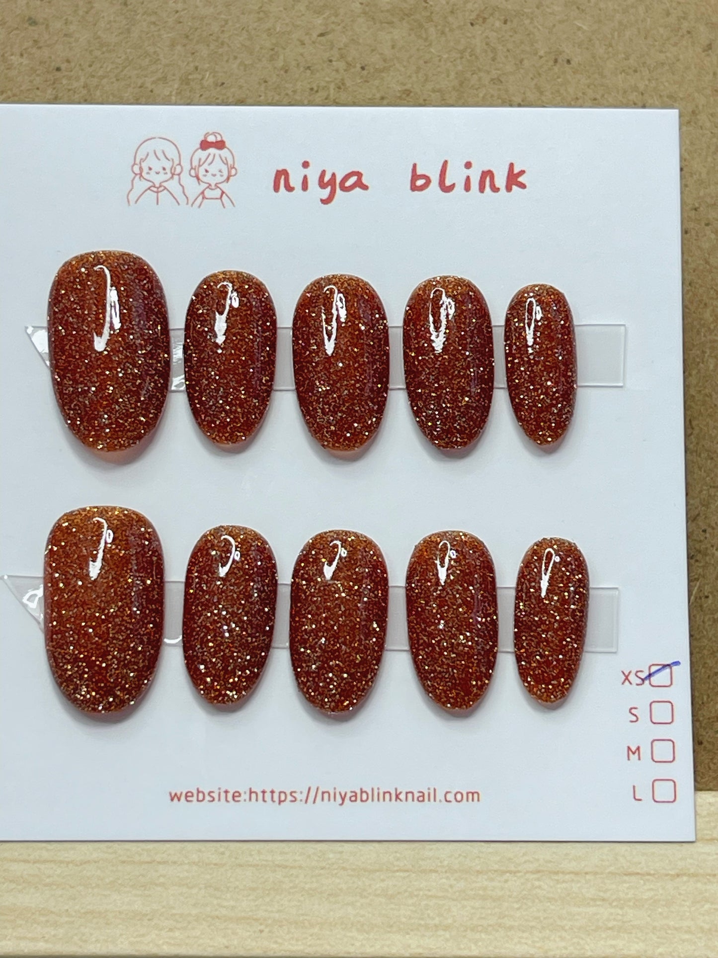 Extra Small -series cat eyes