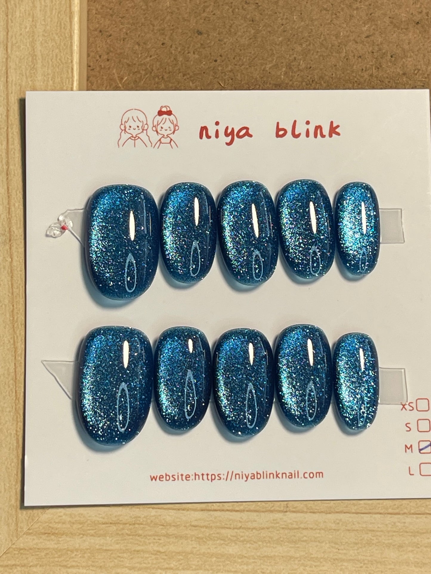 Medium cat eye （Short oval